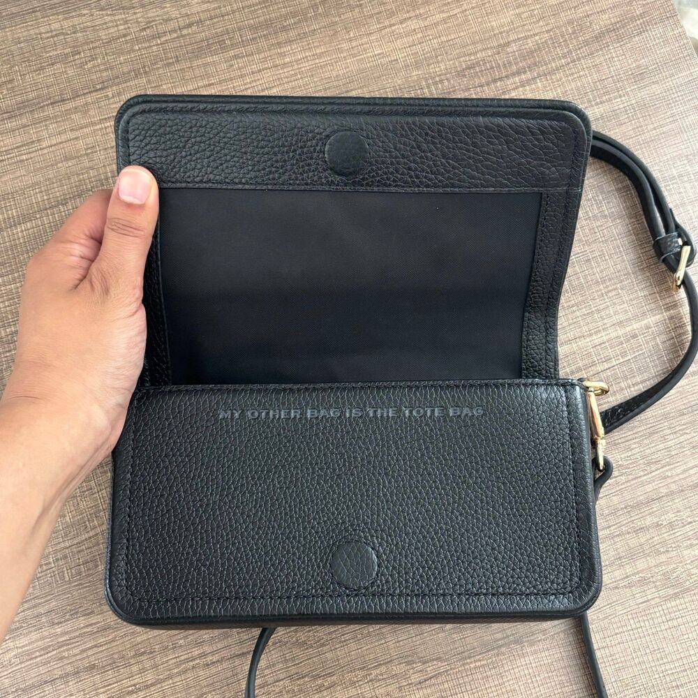 Marc Jacob’s Crossbody Bag - Picture 4 of 6